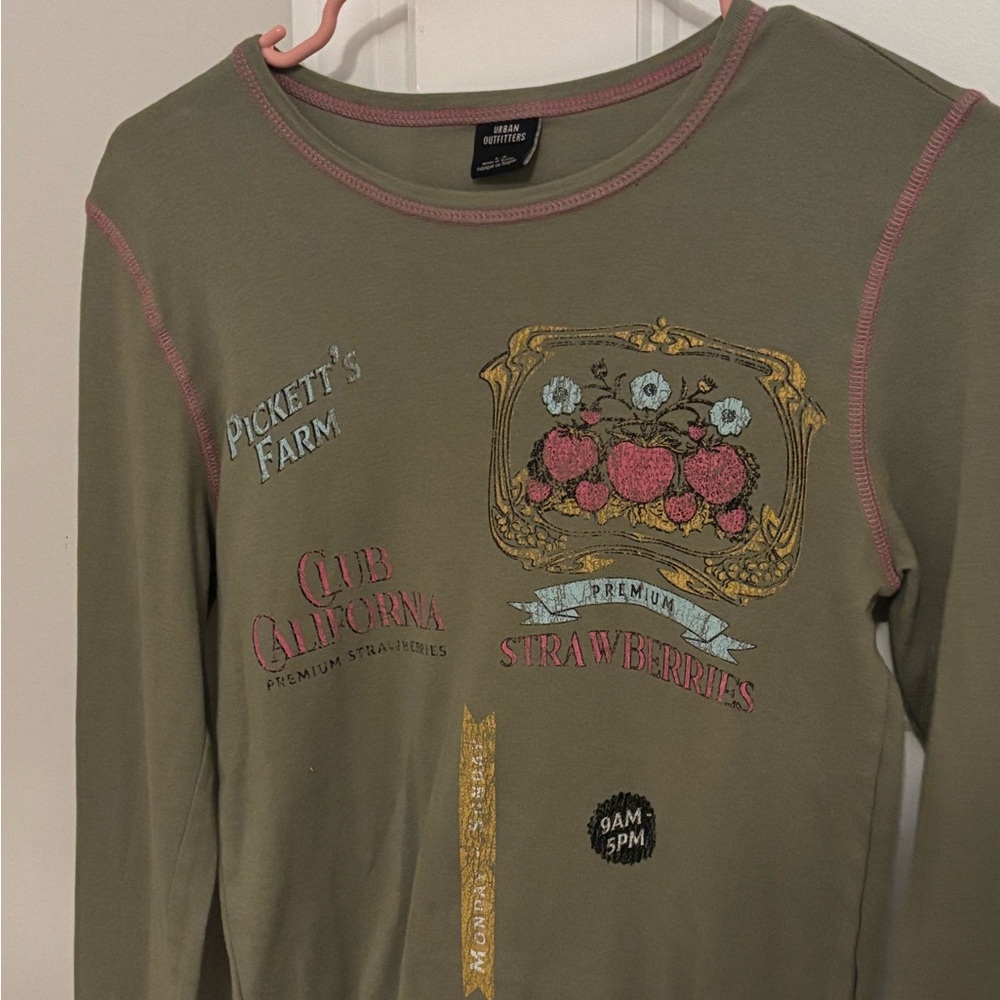 URBAN Green Graphic Top